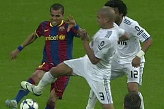 Pha phạm lỗi của Pepe với Alves dẫn đến chiếc thẻ đỏ (Nguồn: TeleMadrid)