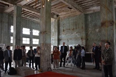 Đại sứ John Nielsen đã khai mạc Cuộc thi tài năng 2013 tai Taidio – khu Zone 9 (Nguồn: ĐSQ Đan Mạch)