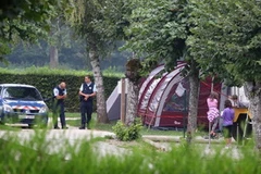 Bé gái 4 tuổi thoát chết trong vụ thảm sát ở Pháp