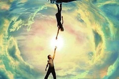 Bộ phim đưa khán giả tới một vũ trụ kì ảo, nơi mà có hai thế giới đối lập nhau song song theo hai chiều không gian. 