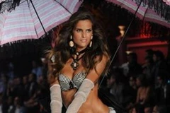 Một buổi trình diễn của hãng đồ lót nổi tiếng Victoria Secret (Nguồn: The Australian)