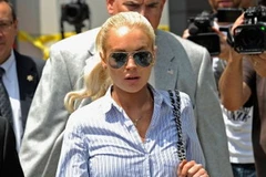 Lindsay Lohan trên đường đến tòa án (Nguồn: Reuters)