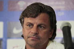 Ông Falko Goetz tại cuộc họp báo sau trận đấu ở Doha (Nguồn: Reuters)