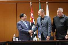 Thủ tướng Phạm Minh Chính thăm Câu lạc bộ Bóng đá Corinthians Paulista. (Ảnh: Dương Giang/TTXVN)