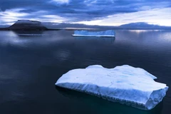 Băng trôi trên Vịnh Baffin ở gần Pituffik, Greenland. (Ảnh: AFP/TTXVN)