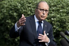 Cố vấn kinh tế Nhà Trắng Larry Kudlow phát biểu với báo giới tại Washington, DC. (Ảnh: AFP/TTXVN)