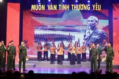 Chương trình nghệ thuật tại điểm cầu Hà Nội. (Ảnh: Minh Quyết/TTXVN)