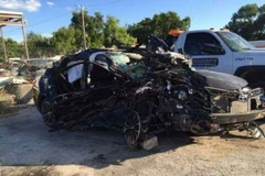 Một trong hai chiếc SUV gặp tai nạn. (Nguồn: mysanantonio.com)