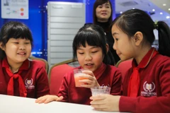 [Photo] Trải nghiệm khoa học thú vị tại Rạp hát Ảo thuật 3D 