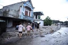 Phường Mông Dương, thành phố Cẩm Phả tan nát sau cơn lũ bùn khủng khiếp. (Ảnh: Minh Sơn/Vietnam+)