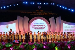 66 gương thiếu nhi được tuyên dương là đại biểu "Cháu ngoan Bác Hồ, Chủ nhân Thăng Long" tiêu biểu xuất sắc của Thủ đô năm 2020. (Ảnh: Linh Anh - TTXVN)
