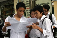 Thí sinh tham dự kỳ thi Trung học phổ thông quốc gia. (Ảnh: Minh Sơn/Vietnam+)