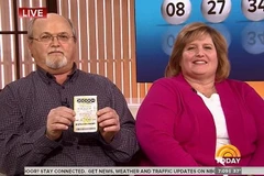 John và Lisa Robinson, cặp vợ chồng đã trúng giải độc đắc xổ số Powerball. (Nguồn: DM)