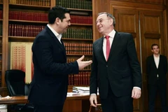 Bộ trưởng Walter-Borjans gặp với Thủ tướng Hy Lạp Alexis Tsipras. (Nguồn: AFP)