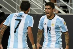 Di Maria và Ever Banega thay nhau lập công giúp Argentina giành chiến thắng. (Nguồn: AFP)