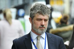 Bác sỹ Simon Shields. (Nguồn: Mirror)