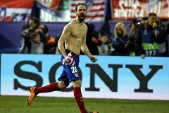 Juanfran là người thực hiện thành công lượt sút luân lưu cuối cùng giúp Atletico chiến thắng. (Nguồn: Reuters)