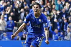 Leonardo Ulloa gỡ hòa 2-2 đầy kịch tính cho Leicester City. (Nguồn: Reuters)