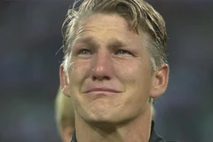 Bastian Schweinsteiger rơi lệ trong ngày chia tay. (Nguồn: AP)