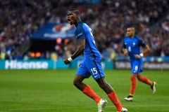 Pogba ghi bàn giúp Pháp giành chiến thắng.
