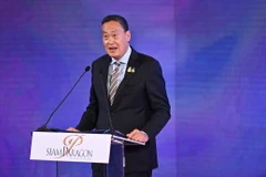 Thủ tướng kiêm Bộ trưởng Tài chính Thái Lan Srettha Thavisin phát biểu tại Bangkok ngày 4/10/2023. (Ảnh: AFP/TTXVN)