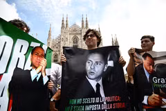 Cuộc đời và sự nghiệp đầy bê bối của cố Thủ tướng Italy Berlusconi