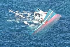 Chìm tàu đánh cá ngoài khơi Philippines, 10 người chết và mất tích