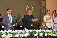 Tổng thống Pakistan bổ nhiệm các thành viên chính phủ lâm thời