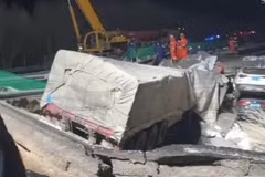 Hiện trường vụ sập đường tại Khu tự trị Nội Mông ở Trung Quốc