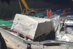 Ảnh hiện trường vụ sập đường ở Ulanqab (Nguồn: China Daily)