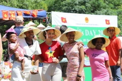 Nón lá góp phần quảng bá hình ảnh Việt Nam đến bạn bè Nam Phi