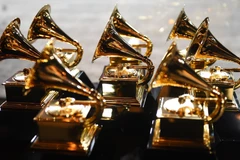 Những chiếc cúp giải Grammy. (Ảnh: AFP/TTXVN)