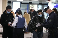 Canada bắt buộc khách nhập cảnh từ Trung Quốc có xét nghiệm âm tính