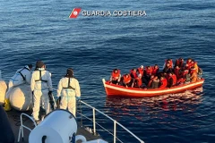 Anh bắt giữ đối tượng nghi là trùm đường dây đưa người vượt biên