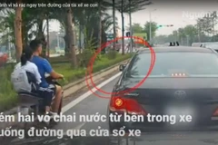 [Video] Phẫn nộ với hành vi xả rác ngay trên đường của tài xế ôtô