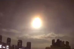 Bí ẩn quầng sáng xuất hiện trên bầu trời thủ đô Kiev của Ukraine