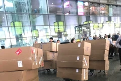 Tổ chức Đức tặng 30 máy lọc nước cho các tỉnh bị lũ lụt ở miền Trung