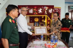 Truy tặng Bằng khen Trung tá Trương Hồng Kỳ dũng cảm cứu người