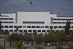 Tổng thống Pakistan giải tán Quốc hội, chuẩn bị cho tổng tuyển cử