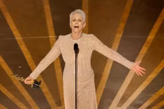 Oscar 2023: Jamie Lee Curtis đoạt tượng vàng đầu tiên trong sự nghiệp