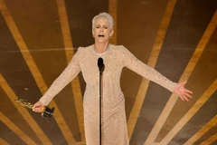 Oscar 2023: Jamie Lee Curtis đoạt tượng vàng đầu tiên trong sự nghiệp