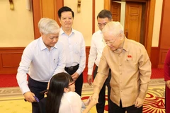 Tổng Bí thư gặp mặt các điển hình về học tập và làm theo gương Bác