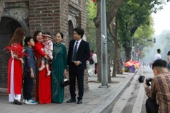 Không khí Hà Nội ngày đầu nghỉ Tết Dương lịch 2024