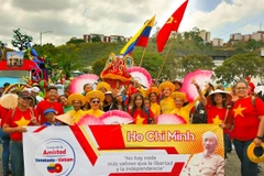 Việt Nam tham dự lễ hội hóa trang carnaval tại Venezuela