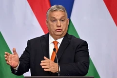 Thủ tướng Hungary Viktor Orban phát biểu tại cuộc họp báo ở Budapest. (Ảnh: AFP/TTXVN)