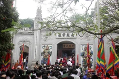 Nhanh chóng sửa lỗi chữ sai ở Đền Hùng và Đền Mẫu Âu Cơ 