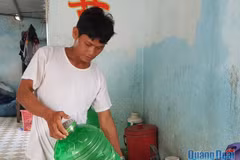 Nước giếng đột ngột nhiễm mặn khiến người dân thôn Sơn Trà, xã Bình Đông (Bình Sơn) phải mua nước về dùng. (Nguồn: Báo Quảng Ngãi)