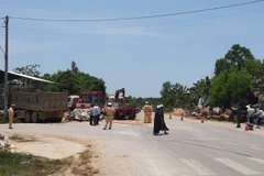 Hiện trường vụ tai nạn giao thông đặc biệt nghiêm trọng. (Ảnh: Hoa Mai/TTXVN)