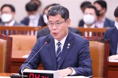Bộ trưởng Thống nhất Hàn Quốc Kim Yeon-chul phát biểu tại cuộc họp báo ở Seoul ngày 16/6. (Ảnh: Yonhap/TTXVN)