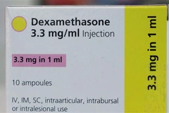 Thuốc dexamethasone được bán tại hiệu thuốc ở London, Anh. (Ảnh: AFP/TTXVN)